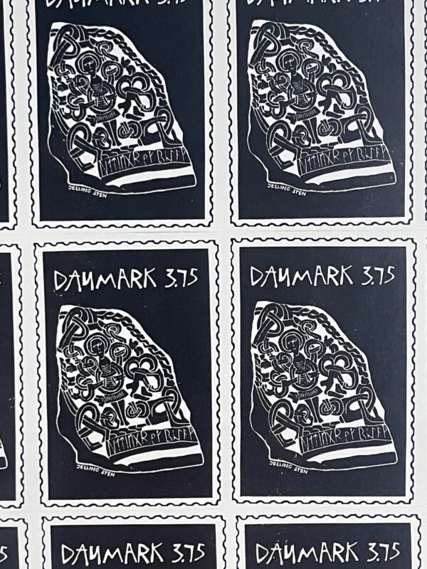 Dans frimærke design / Jelling sten